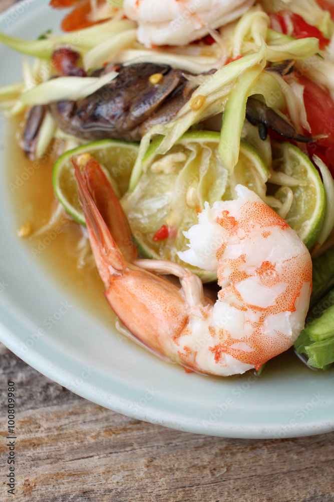 Papaya salad with shrimp