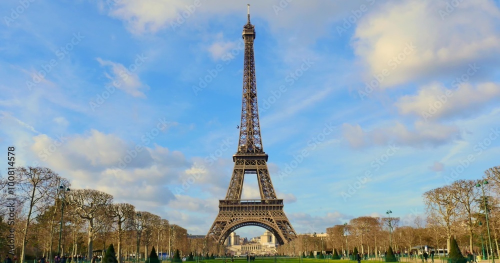 Eiffel Tower-Paris-France-Time Lapse