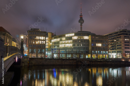 Night cityscape on the River Spree in Berlin.