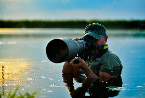 wildlife photographer outdoor in action