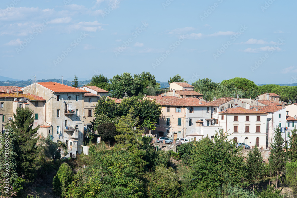 Obraz premium Panorama, paese villaggio case colline, vallata Toscana
