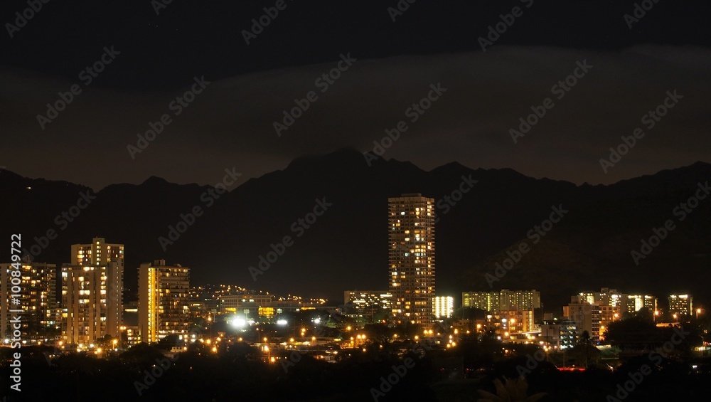 Fototapeta premium East Honolulu on the town side of the Koolau Mountains, Oahu, Hawaii, USA