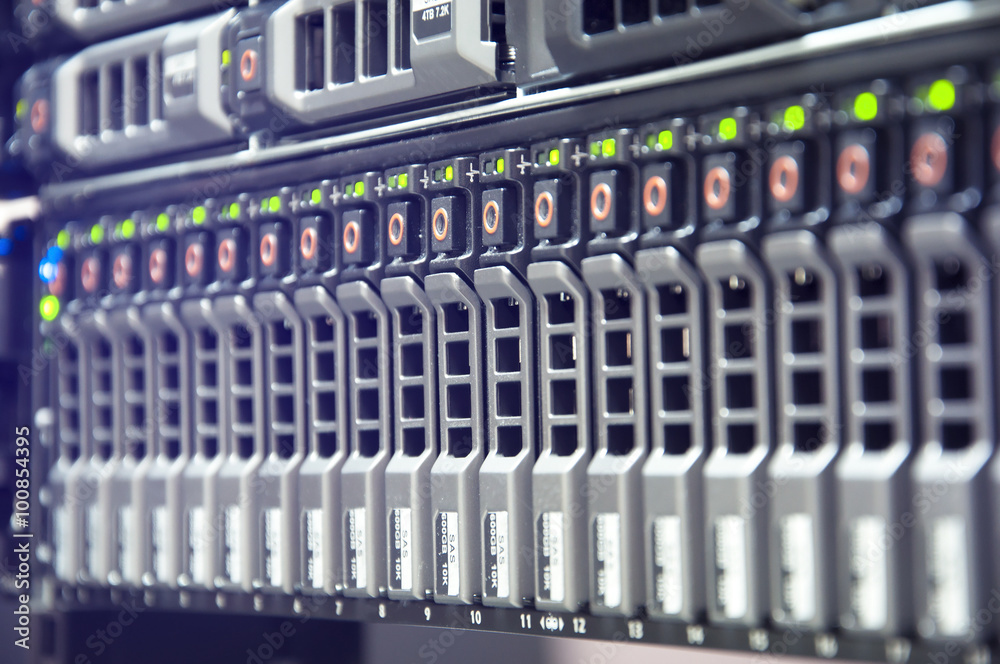 Array disk storage in data center with depth of field Array disk storage in data center with depth of field
