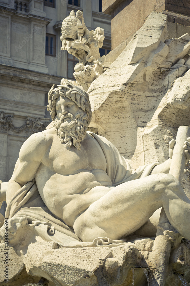 Zeus en la fuente de los cuatro rios de Bernini, Roma