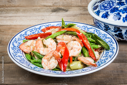 shrimp with  vigna unguiculata subsp and paprika, Thai food