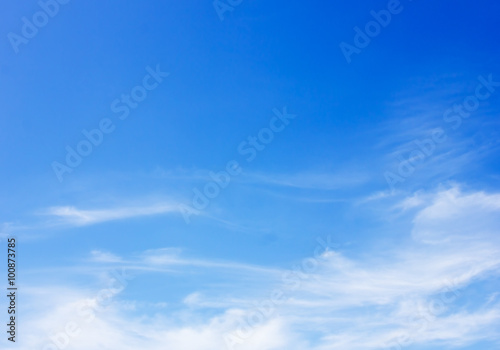 clouds in the blue sky background © orijinal_x