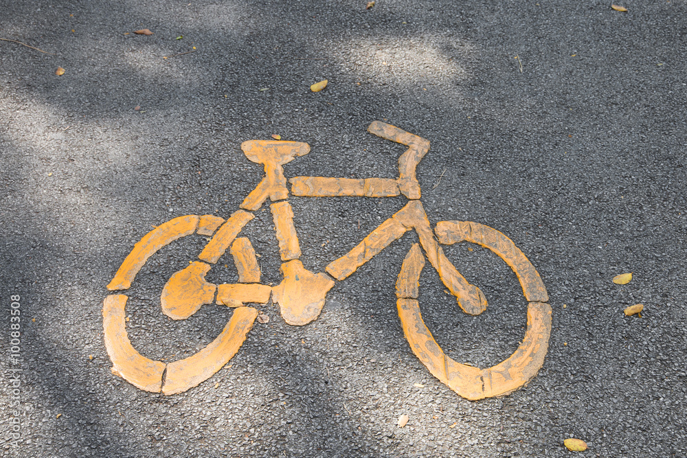 Bicycle sign on bike lane Bicycle sign on bike lane