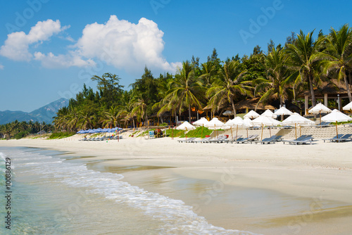 Fototapeta Naklejka Na Ścianę i Meble -  Doc Let beach with white sand, Vietnam 