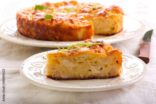 Chicken fillet, cauliflower and cheese quiche