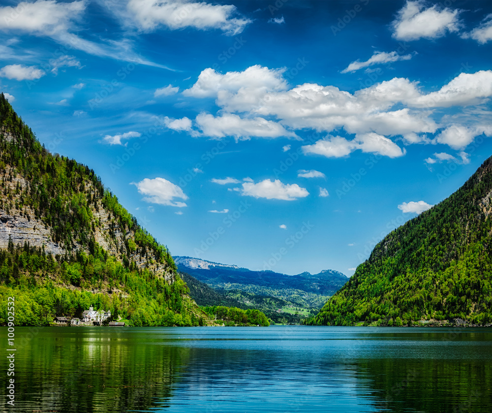 HallstÃ¤tter See mountain lake in Austria