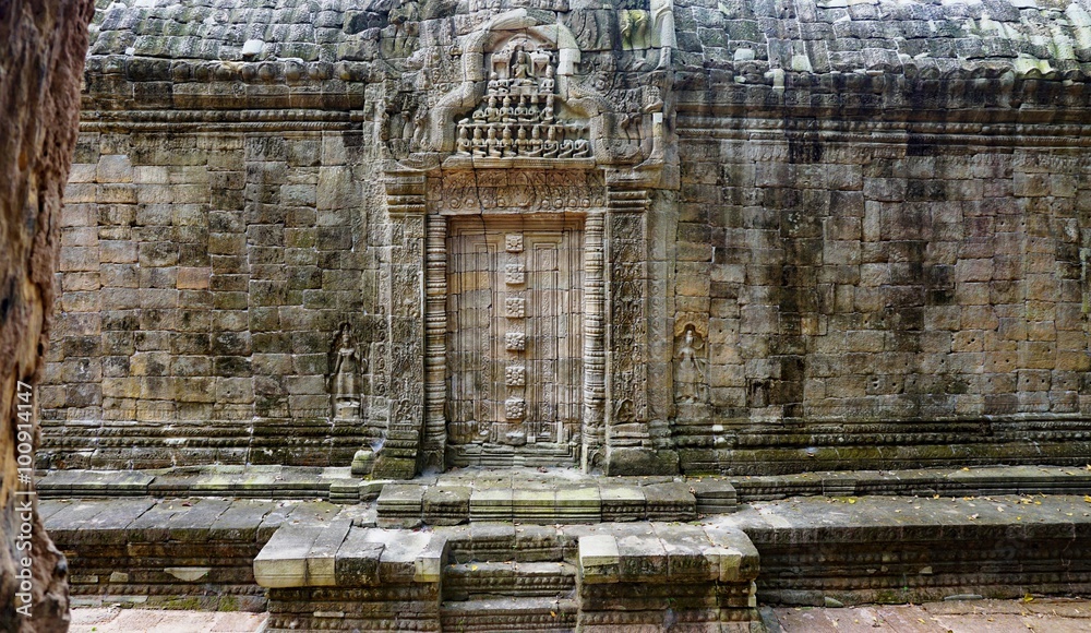 The Ta Prohm (Taprom) temple in the jungle near Angkor, Cambodia
The Ta Prohm (Taprom) temple in the jungle near Angkor, Cambodia