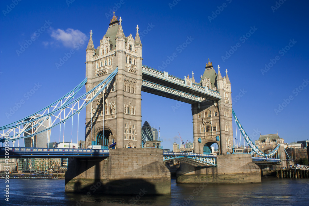 Obraz premium Tower Bridge South-east view