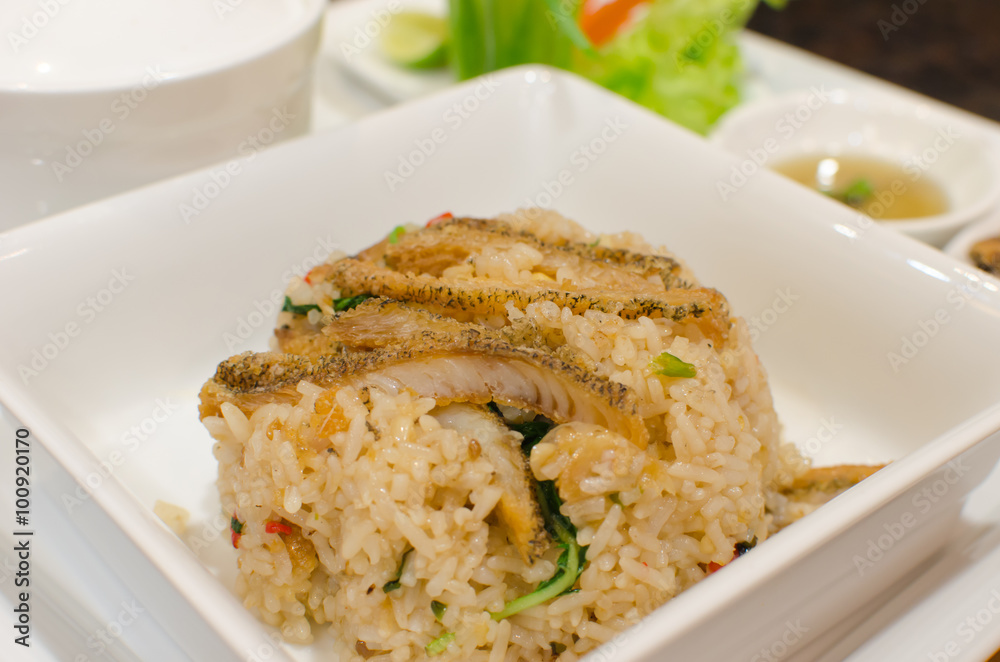 Fried rice with fried fish