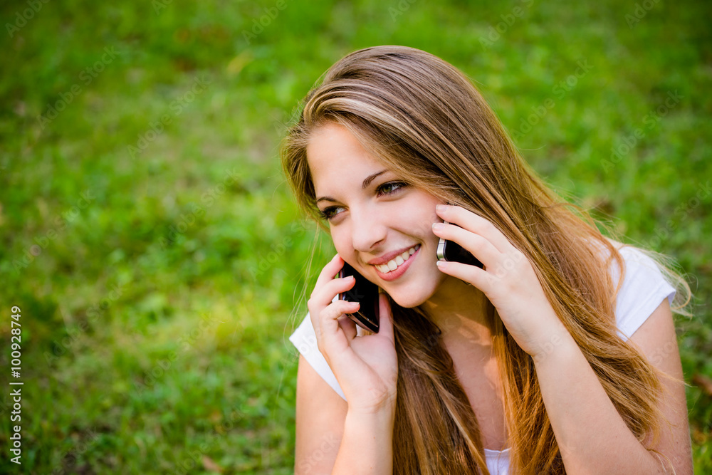 Calling with 2 mobile phones Calling with 2 mobile phones