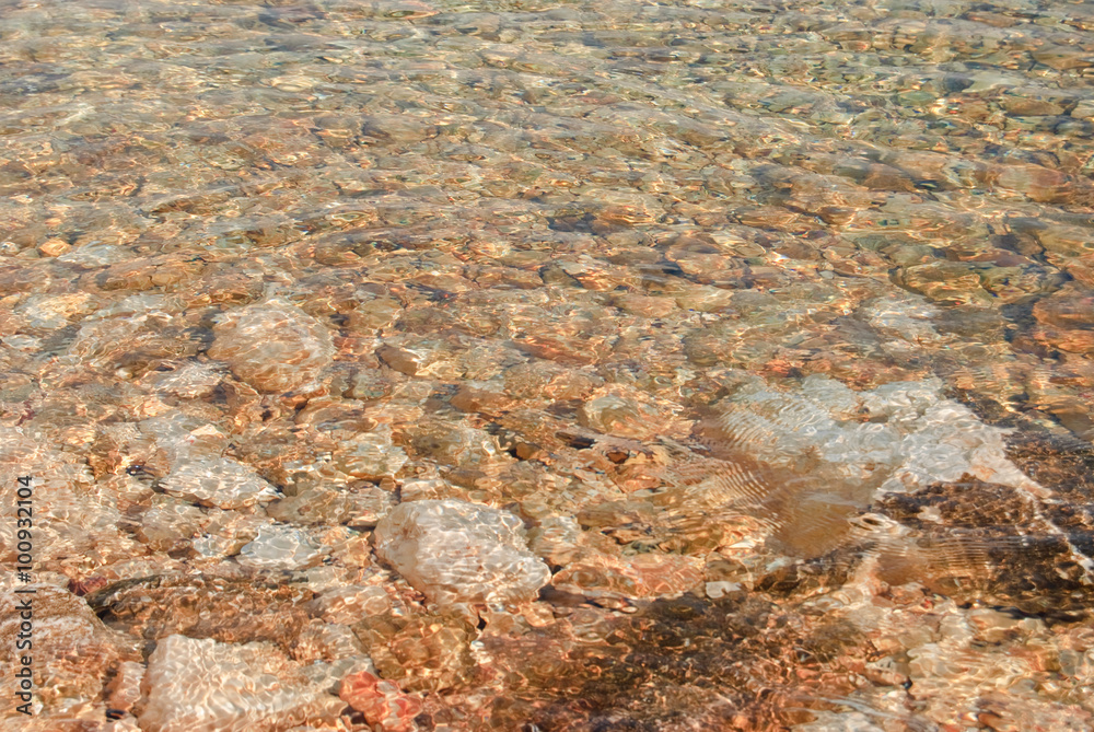 Nahaufnahme von Felsen der Küstenlinie der Insel Pag in Kroatien Nahaufnahme von Felsen der Küstenlinie der Insel Pag in Kroatien