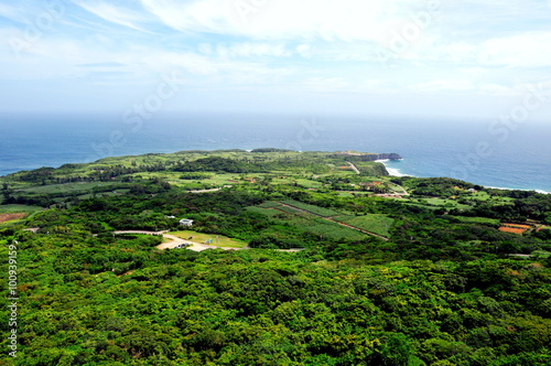沖縄 大石林山から見る辺戸岬