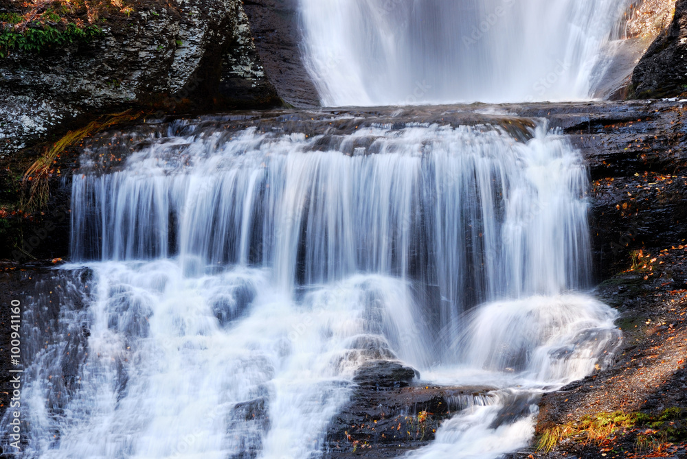 Obraz premium Autumn Waterfall in mountain