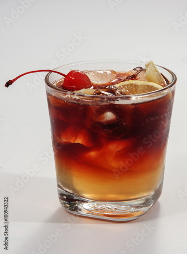 Drink z wisienką