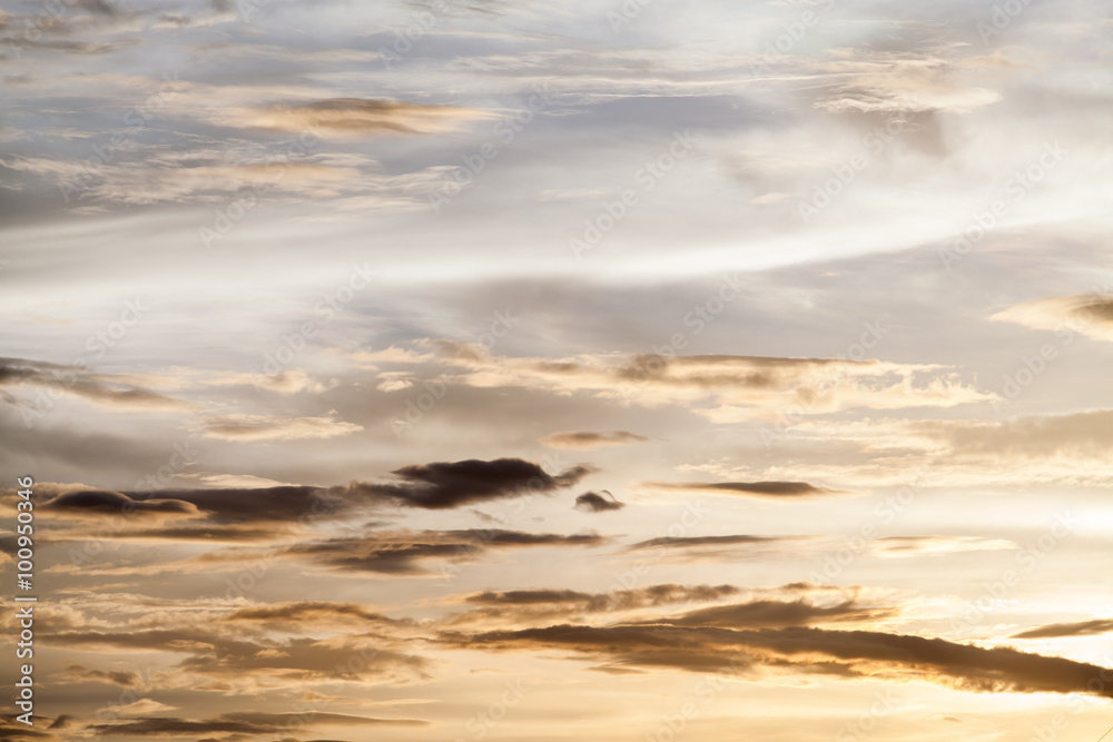 Obraz premium colorful dramatic sky with cloud at sunset
