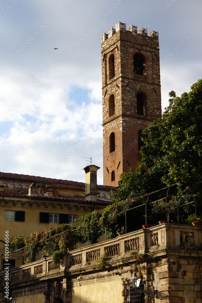 Kirchturm von Santi Giovanni e Reparata