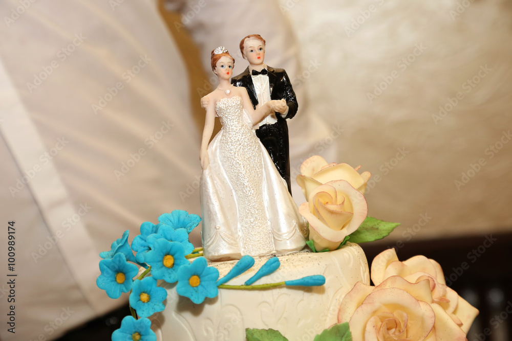 wedding cake decorative wedding couple