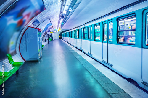 Stampa su tela Metro station in Paris