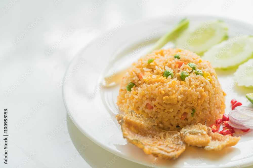 Fried Rice with Crispy Gourami Fish Fried Rice with Crispy Gourami Fish