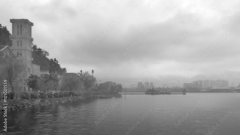 Fototapeta premium Erhai lake in sunset