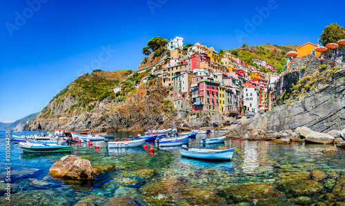 Riomaggiore, Cinque Terre, Italy photo