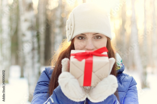winter girl outdoor gift hand © alexkich