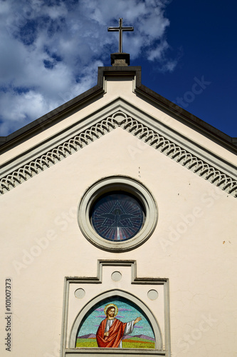 rose window church abbiate italy the old wall terrace church bel photo