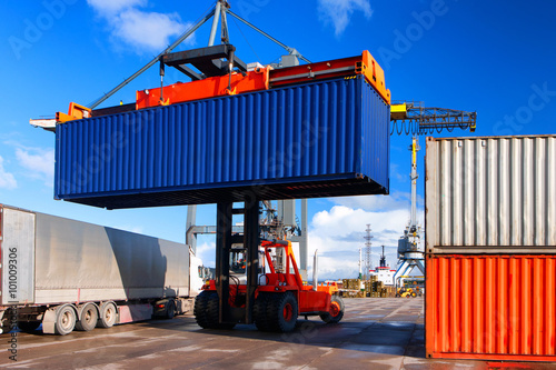 Loading and unloading of containers in the port photo