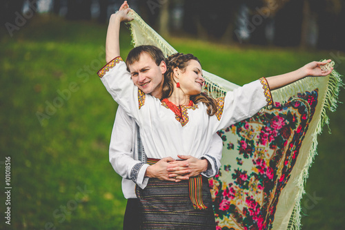 beautiful ukrainian bride and groom in native embroidery suits o
