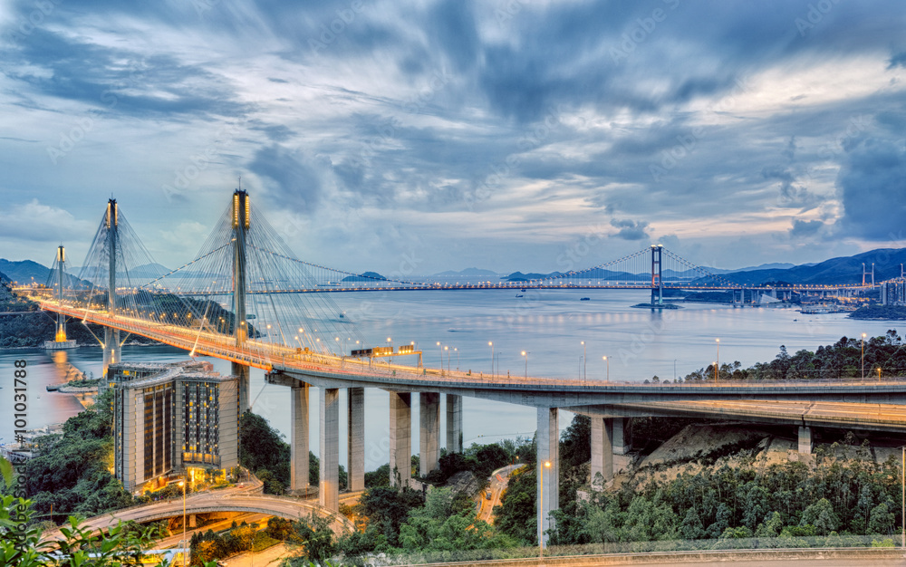 Fototapeta premium Taffic Night scene of Ting Kau suspension bridge