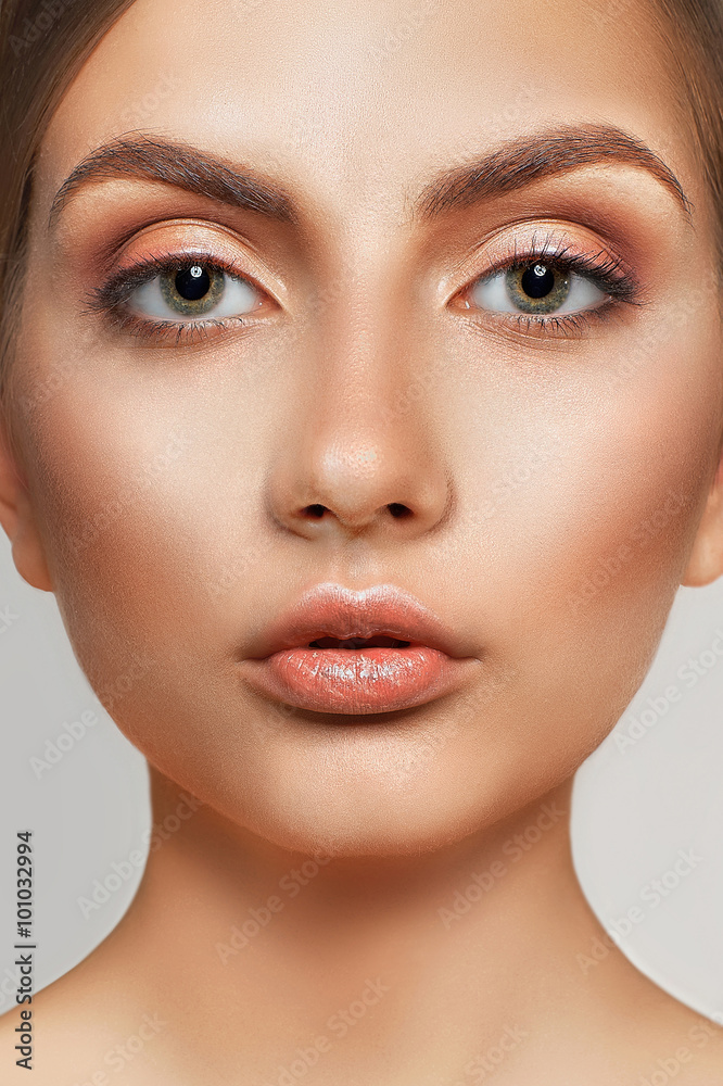 Fototapeta premium Simple makeup
