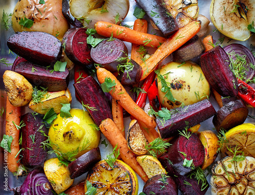Fototapeta Naklejka Na Ścianę i Meble -  Roasted fruits and vegetables