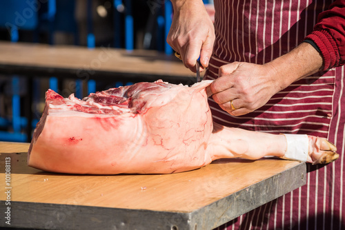 Preparing a pork leg