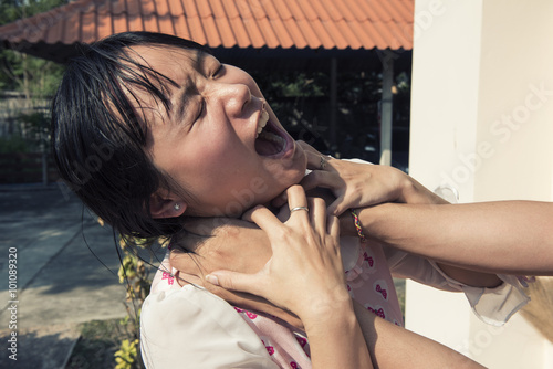 Foto strangle women