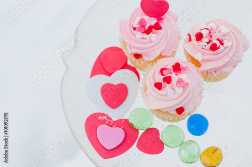 Delicious cupcakes and hearts