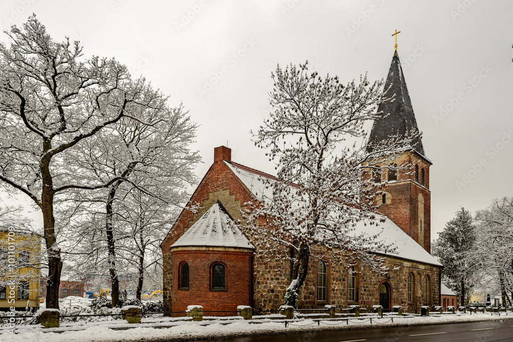 Dorfkirche Biesdorf im Winter (Nordansicht)