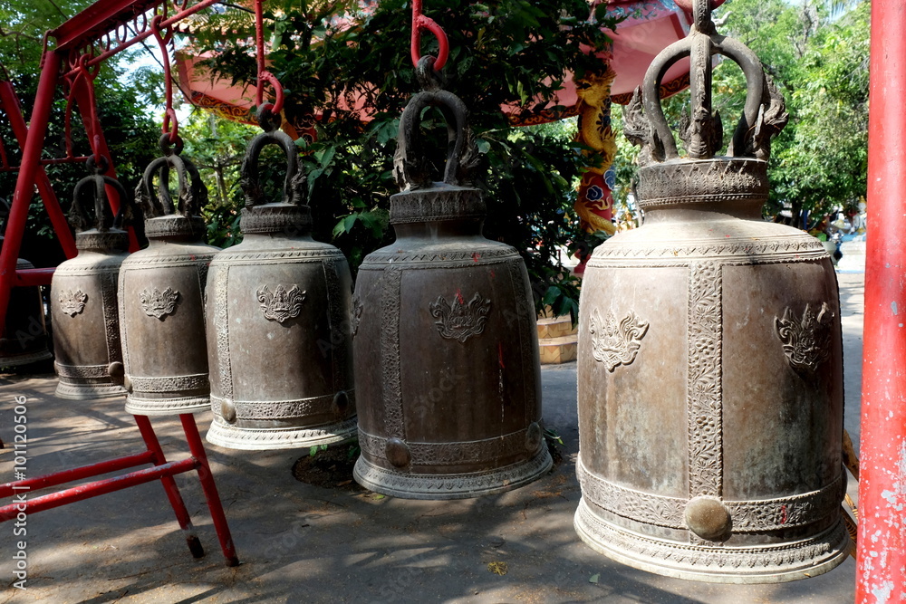 Fototapeta premium a bell in thai temple is hanging
