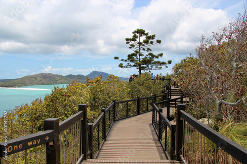 Der Weg zum Hill Lookout auf der Whitsunday Insel mit Sicht auf den Whitehaven Beach, aufgenommen im November 2015
