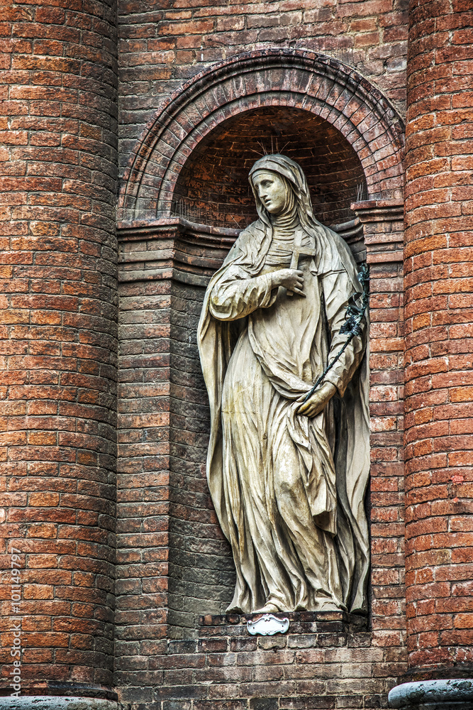 XIX century Nera Tolomei statue in Siena