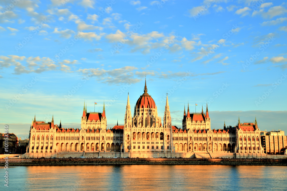 Fototapeta premium Budapest Parliament at Sunset, Hungary