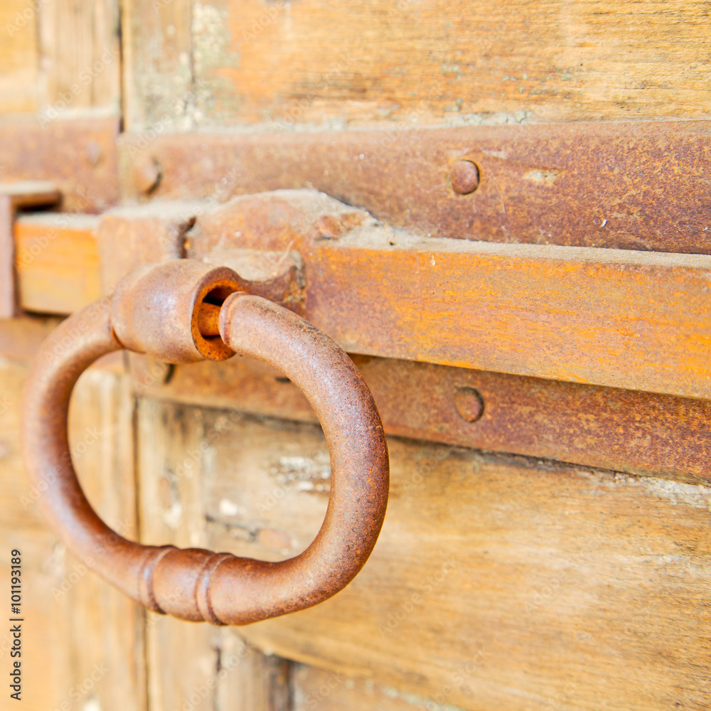 europe old in italy antique close brown door and rusty lock c europe old in italy antique close brown door and rusty lock c