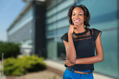 pretty black woman  smiling © fotofabrika