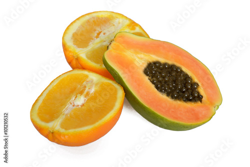 Orangen und Papaya