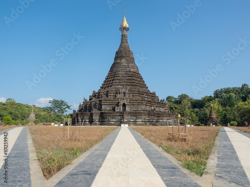 Sakya Manaung pagoda in Mrauk-U