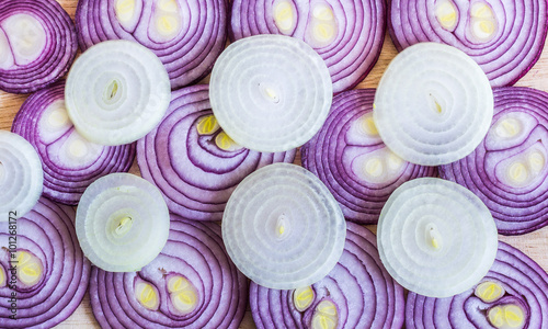 Sliced red and white onion top view
