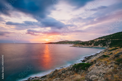 Fototapeta samoprzylepna Wschód słońca w Grecji, na Półwyspie Chalcydyckim, Sykia - Europa